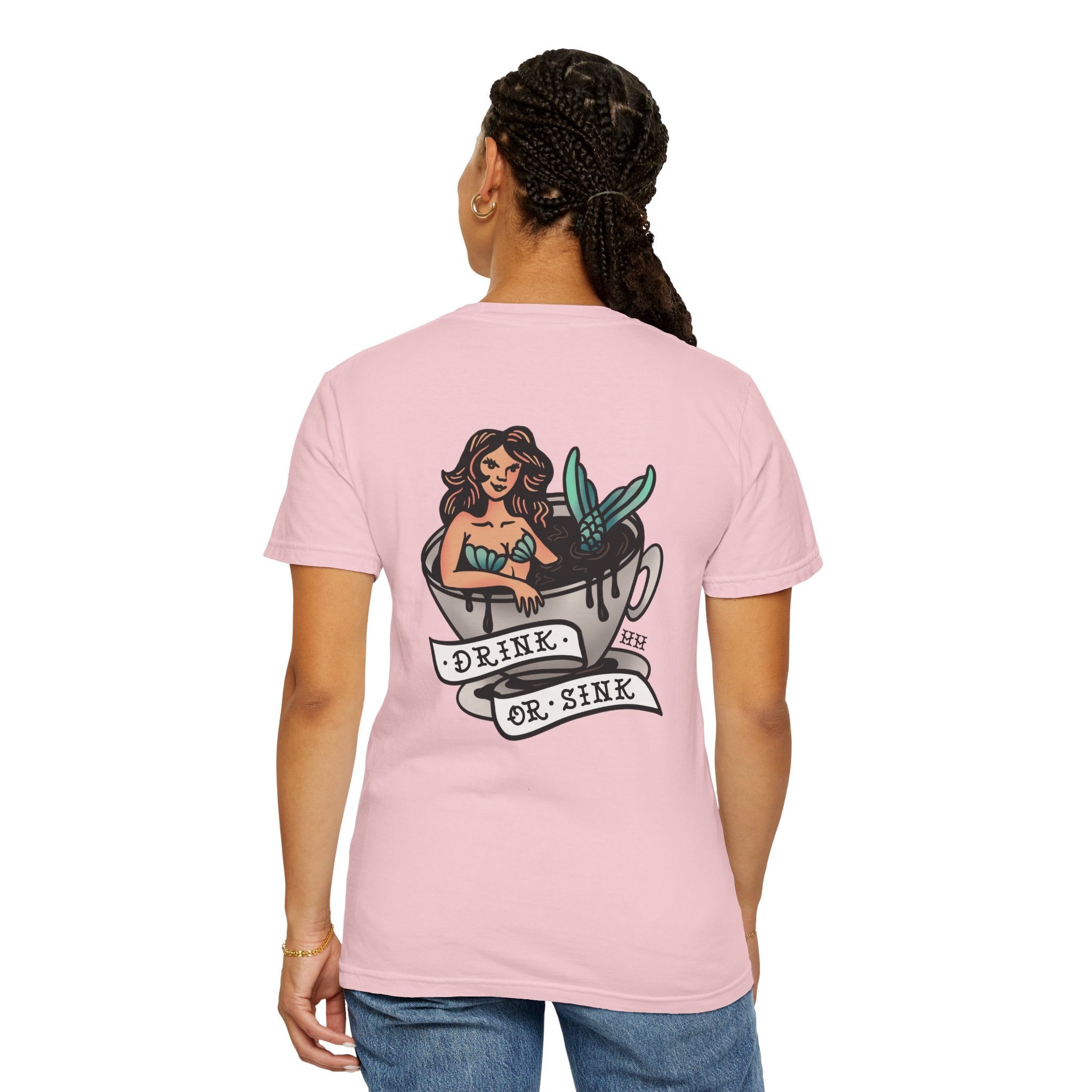 Harpoon Hanna's 'Drink or Sink' Crew Neck T-Shirt