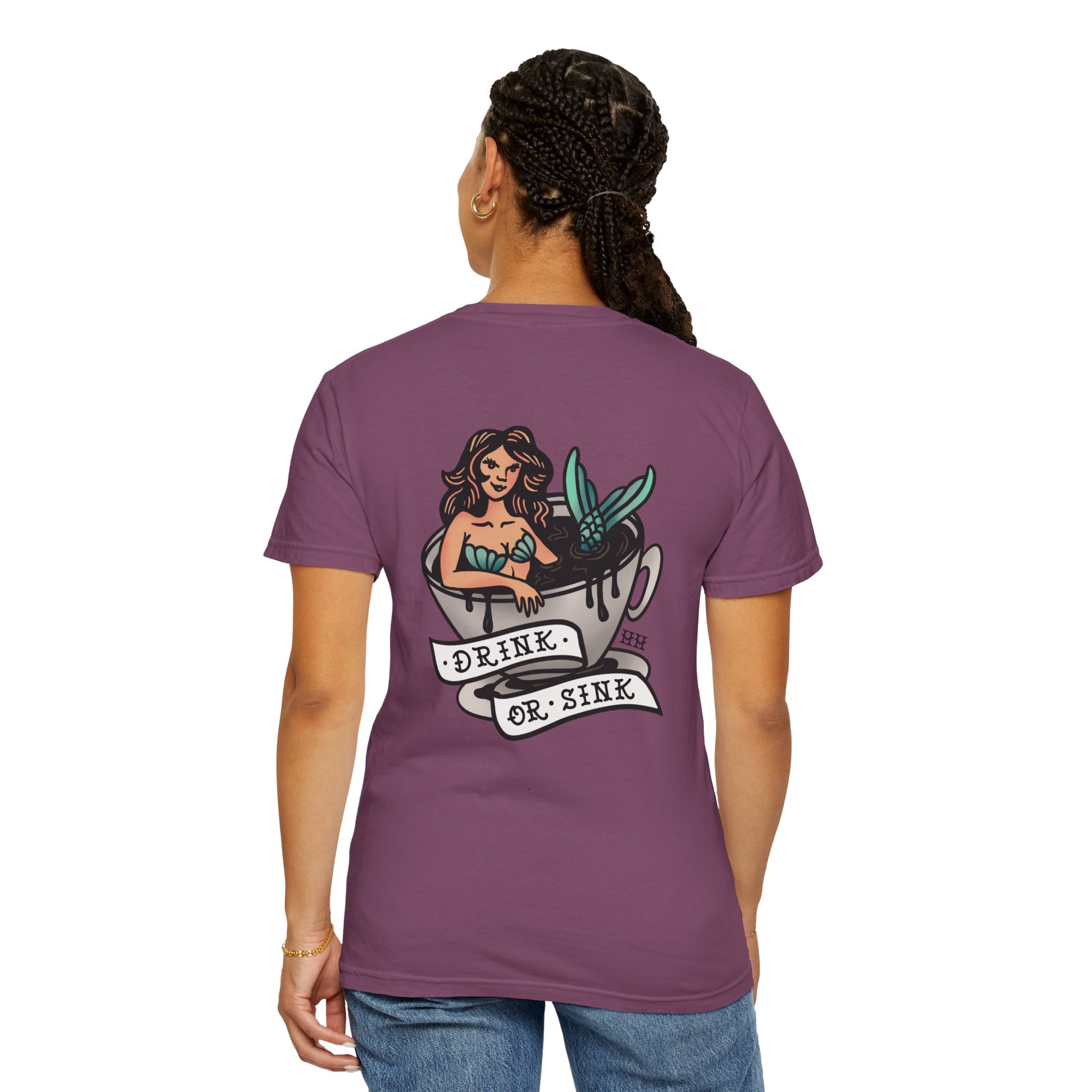Harpoon Hanna's 'Drink or Sink' Crew Neck T-Shirt