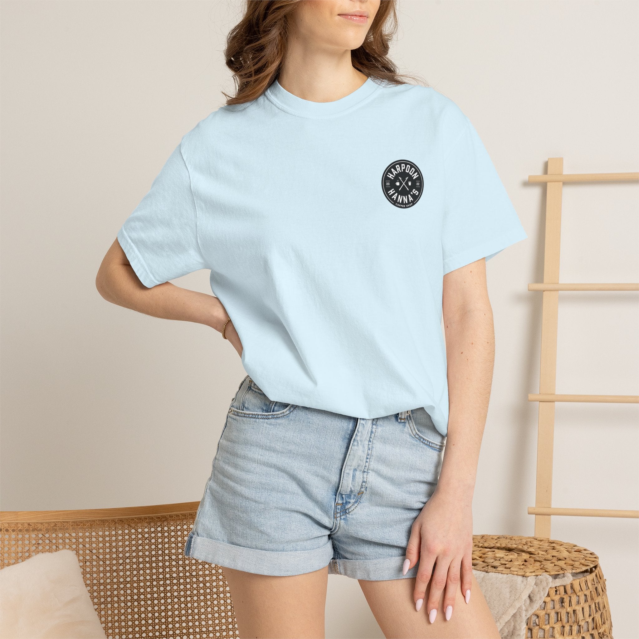 Harpoon Hanna's 'Drink or Sink' Crew Neck T-Shirt