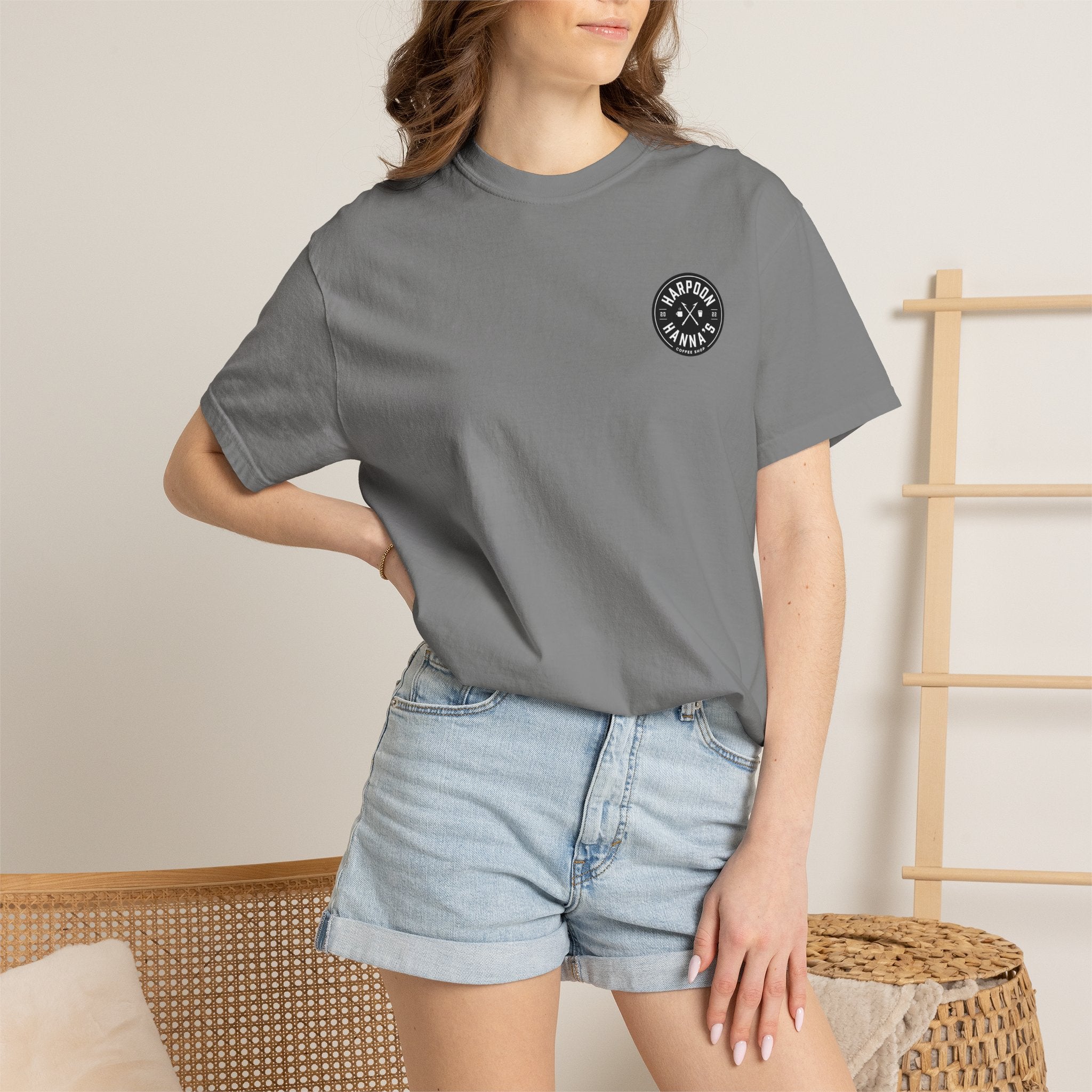Harpoon Hanna's 'Drink or Sink' Crew Neck T-Shirt