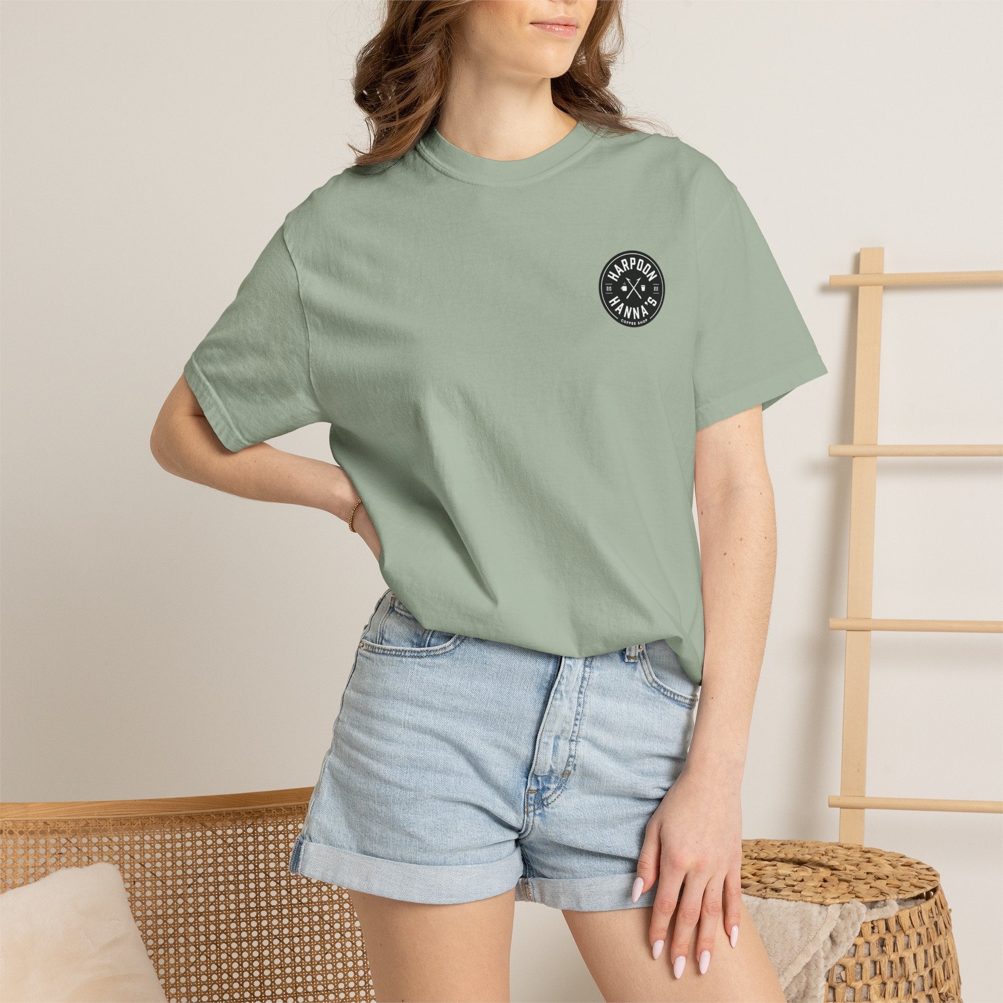 Harpoon Hanna's 'Drink or Sink' Crew Neck T-Shirt