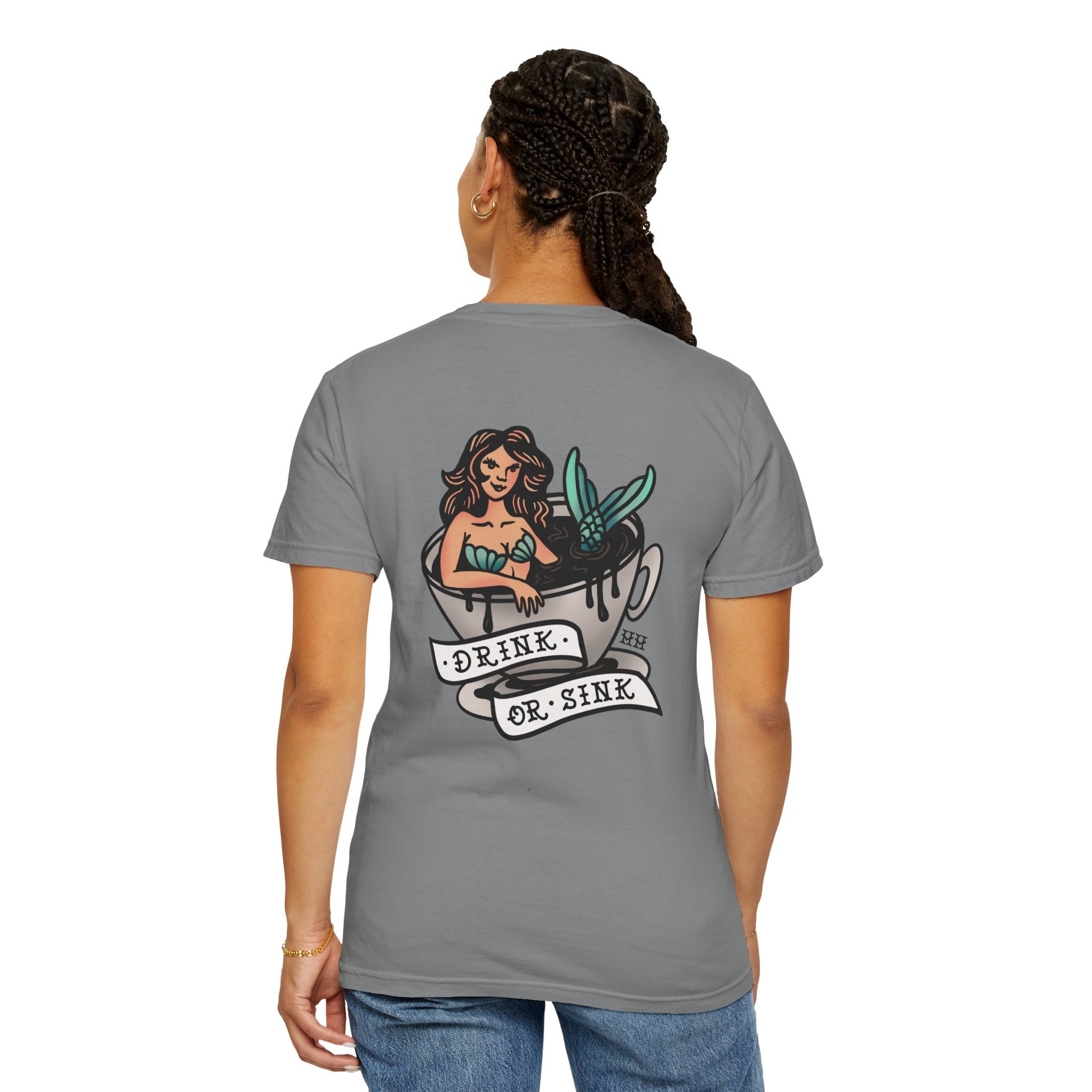 Harpoon Hanna's 'Drink or Sink' Crew Neck T-Shirt