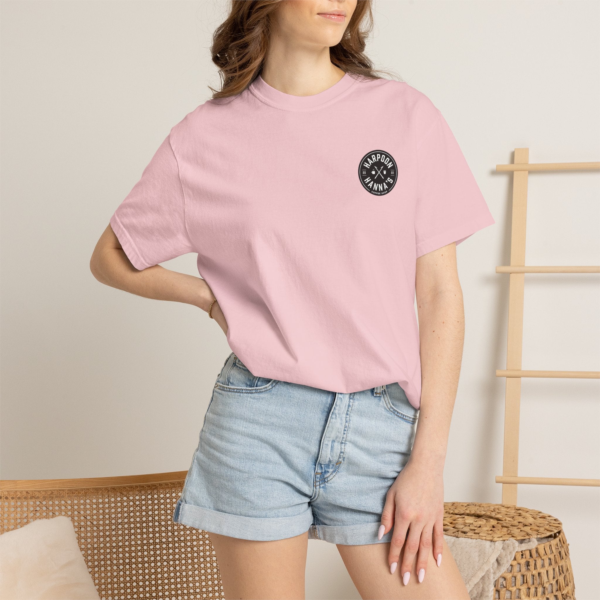 Harpoon Hanna's 'Drink or Sink' Crew Neck T-Shirt